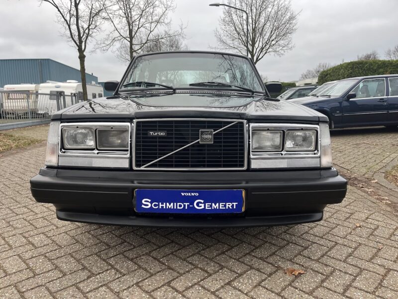 1983 Volvo 240 Turbo Aut-2