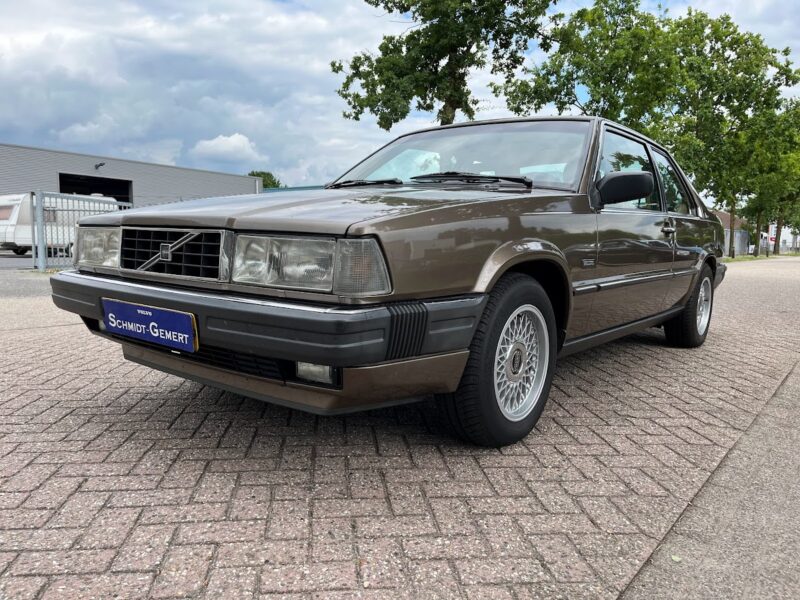 1989 Volvo 780 V6 Bruin-3