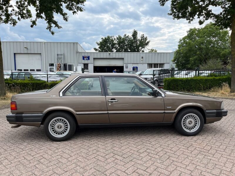 1989 Volvo 780 V6 Bruin-4