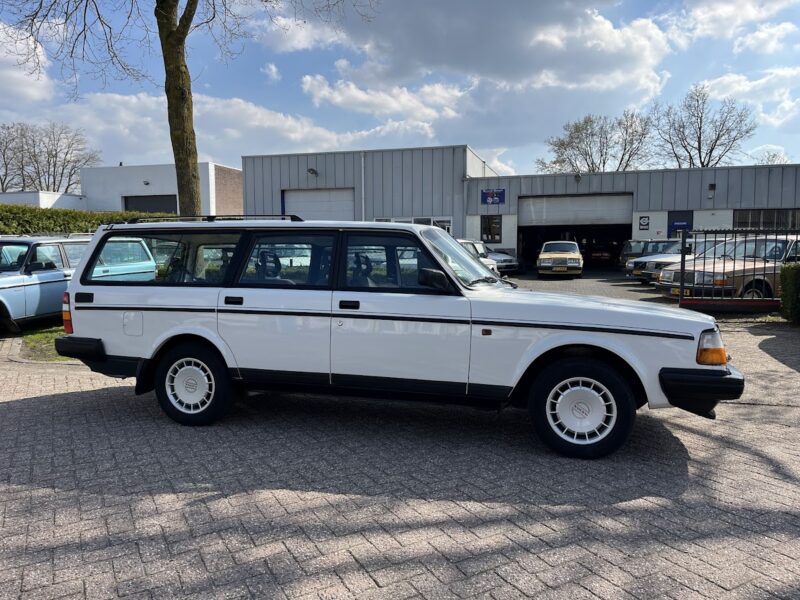 1992 Volvo 240 Polar-3